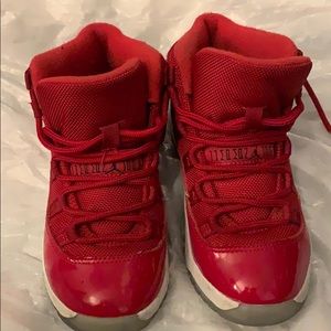 Boys Jordan gym shoes